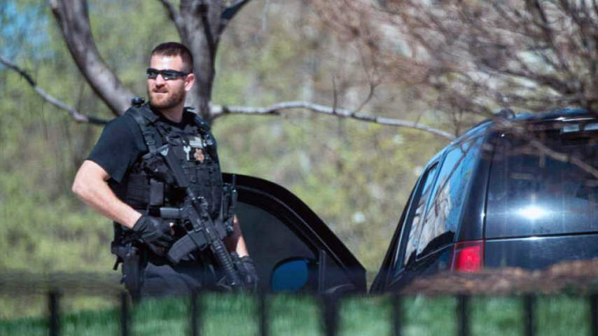 Un detenido y un policía herido en un tiroteo que obliga a cerrar el Capitolio de EE.UU