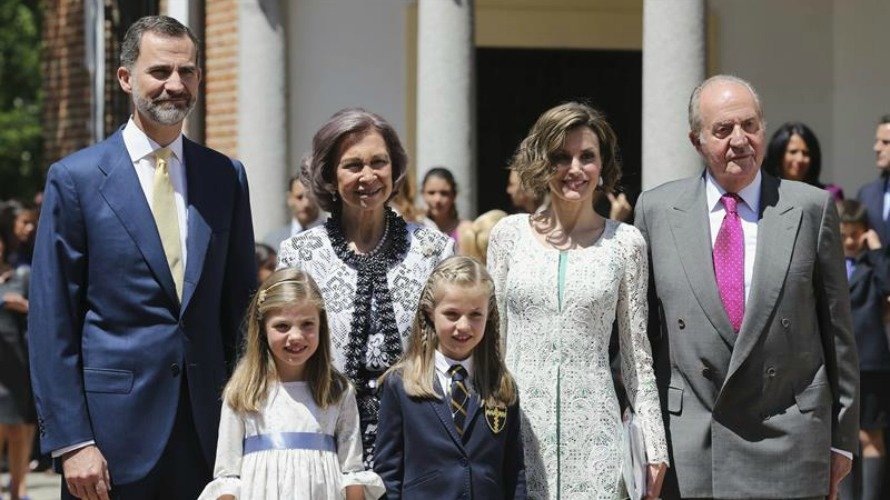 La Familia Real en la Primera Comunión de la Princesa Leonor. EFE