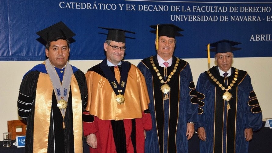 Un catedrático de la UN es nombrado doctor honoris causa en Perú
