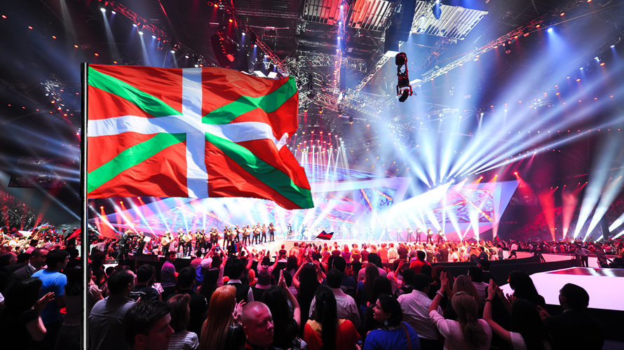 Ikurriña y el pasado festival de Eurovisión celebrado en Bulgaria.