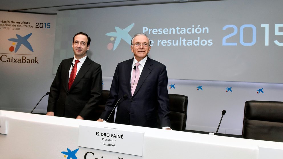 Isidro Fainé y Gonzalo Gortázar durante la presentación de los resultados de 2015.