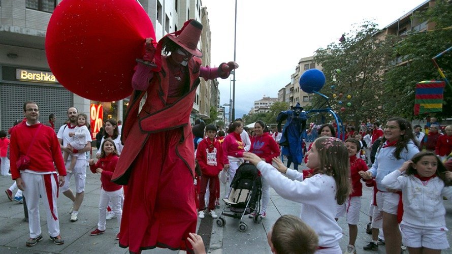 Actividades infantiles en sanfermines en Pamplona. San Fermín, niños, fiesta. JESÚS GARZARON