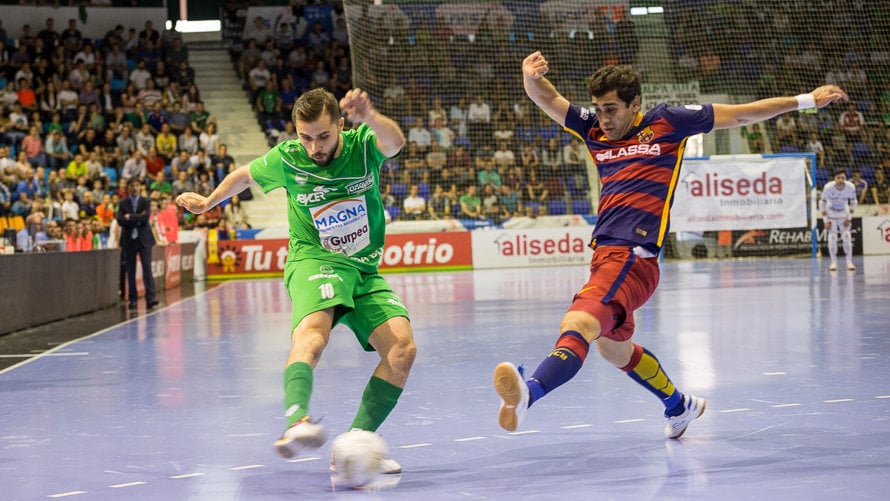 Segundo partido de las semifinales de la Liga de Fútbol Sala entre Magna Gurpea y FC Barcelona Lassa (1-3)(22). IÑIGO ALZUGARAY