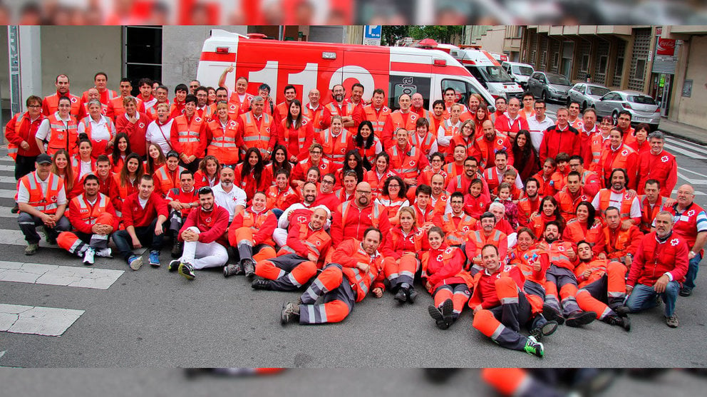 Foto de familia de Cruz Roja durante los Sanfermines de 2016.