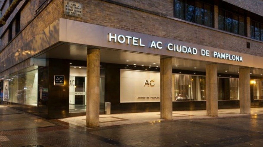 Fachada del Hotel AC Ciudad de Pamplona. AC
