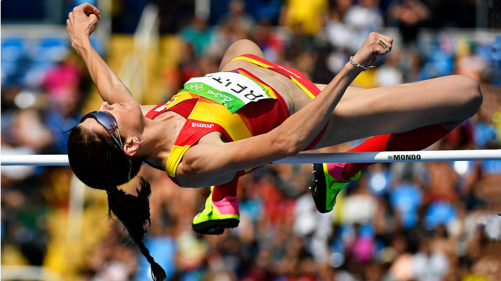 . Rio De Janeiro (Brazil), 18/08/2016.- Ruth Beitia of Spain competes during the women&#39;s High Jump qualification of the Rio 2016 Olympic Games Athletics, Track and Field events at the Olympic Stadium in Rio de Janeiro, Brazil, 18 August 2016. (Atletismo, España, Brasil) EFE/EPA/FRANCK ROBICHON