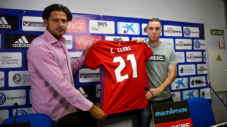Presentación de Carlos Clerc, nuevo jugador de Osasuna. PABLO LASAOSA 03