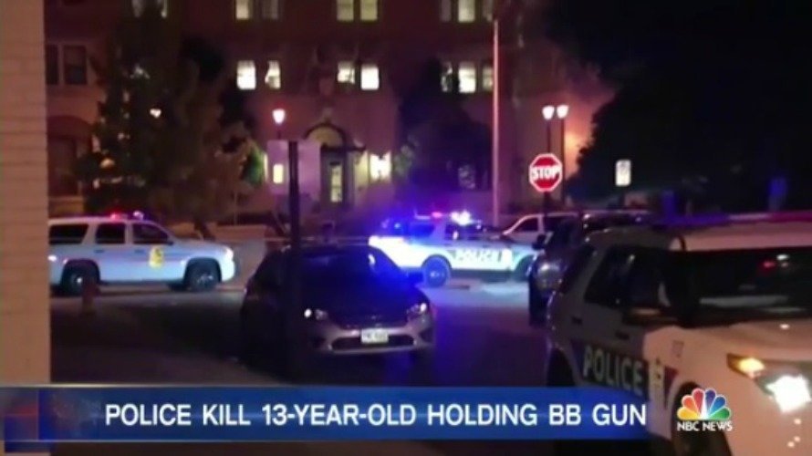 La NBC ha informado sobre el suceso del niño de 13 años muerto a causa de un disparo policial en Ohio. NBC News