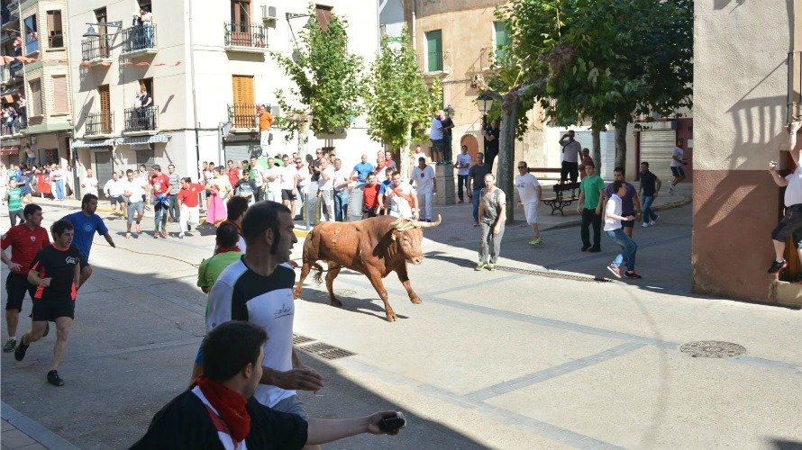 Festejo del toro ensogado de Lodosa en 2015. MIGUEL OSÉS