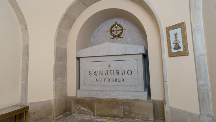 Cripta del Monumento a los Caídos de Pamplona donde se encuentran enterrados los golpistas franquistas Emilio Mola y José Sanjurjo (38). IÑIGO ALZUGARAY