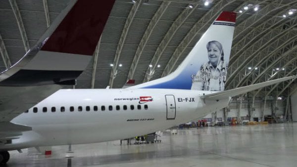 El avión de la compañía Norwegian dedicado a la poeta Gloria Fuertes. NORWEGIAN AIRLINES