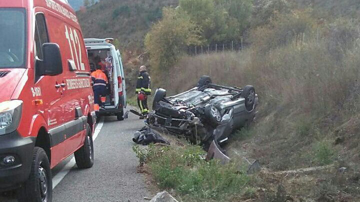Accidente de coche en Navascues con dos personas heridas, una en estado grave. Ocurrido el pasado octubre. PF