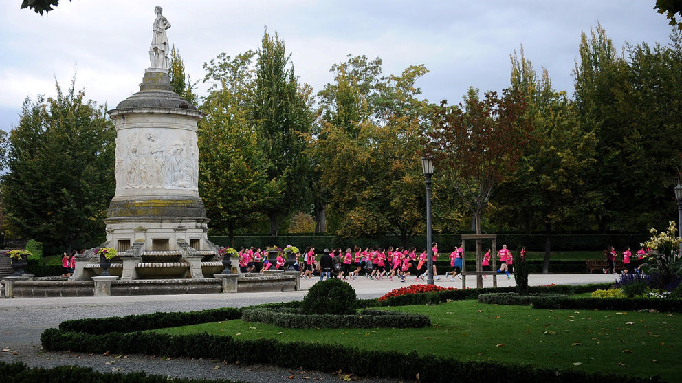 Jardines de la Taconera.Carrera contra el cancer de mama 2016, Pamplona, domingo 23 de octubre de 2016