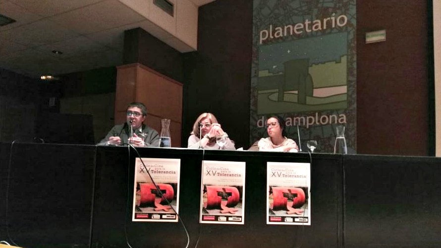 La presidenta de Covite, Consuelo Ordóñez, en el coloquio de Cine para la tolerancia celebrado en Pamplona