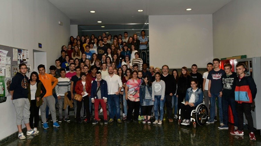 Grupo de corresponsales informativos de la Casa de la Juventud de Pamplona.