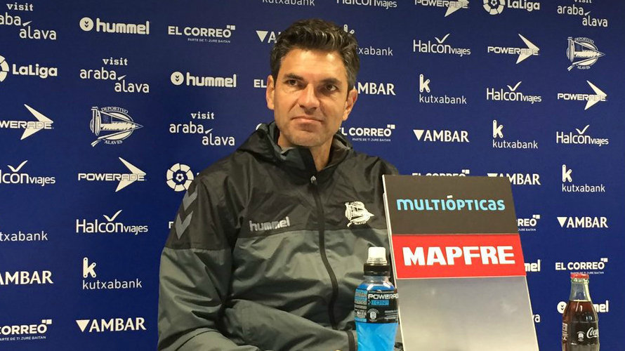 Mauricio Pellegrino dirige al Deportivo Alavés. Foto twitter Alavés.