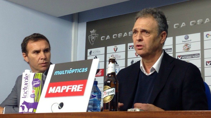 Joaquín Caparrós, nuevo entrenador de Osasuna, en su primera rueda de prensa. OSASUNA