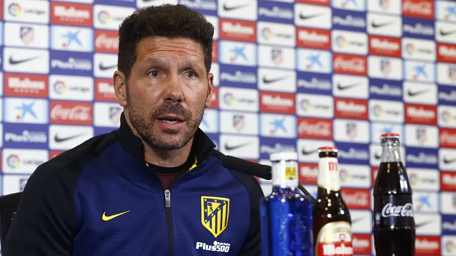 Simeone en la sala de prensa del Calderón. Web At. Madrid.