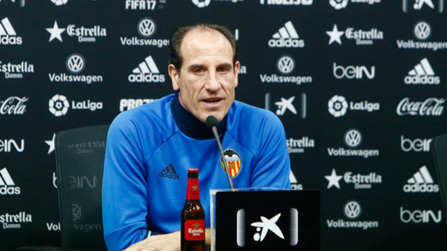 Voro es el actual entrenador del equipo levantino. Foto Valencia CF