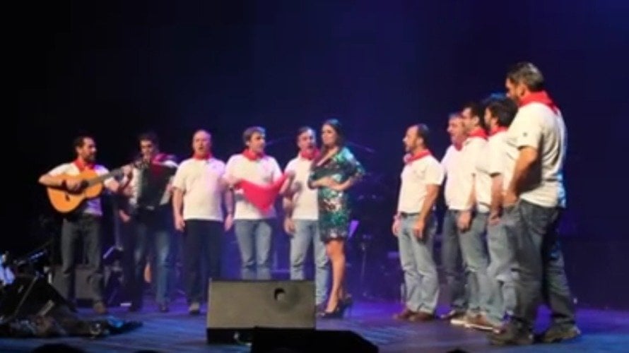 Cristina Ramos canta 'Qué hizo a San Fermín llorar' en Baluarte.