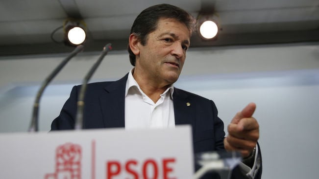 El presidente de la gestora del PSOE, Javier Fernández PSOE
