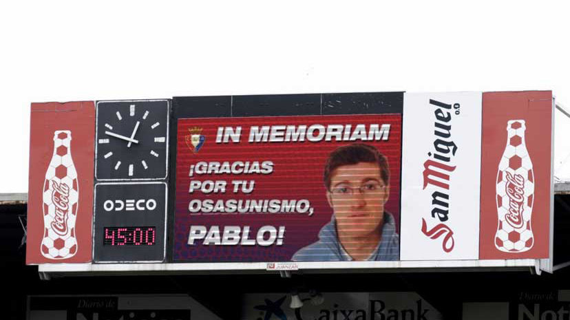 Proyección dedicada a Pablo Erroz para homenajear al joven rojillo fallecido recientemente. IÑIGO ALZUGARAY