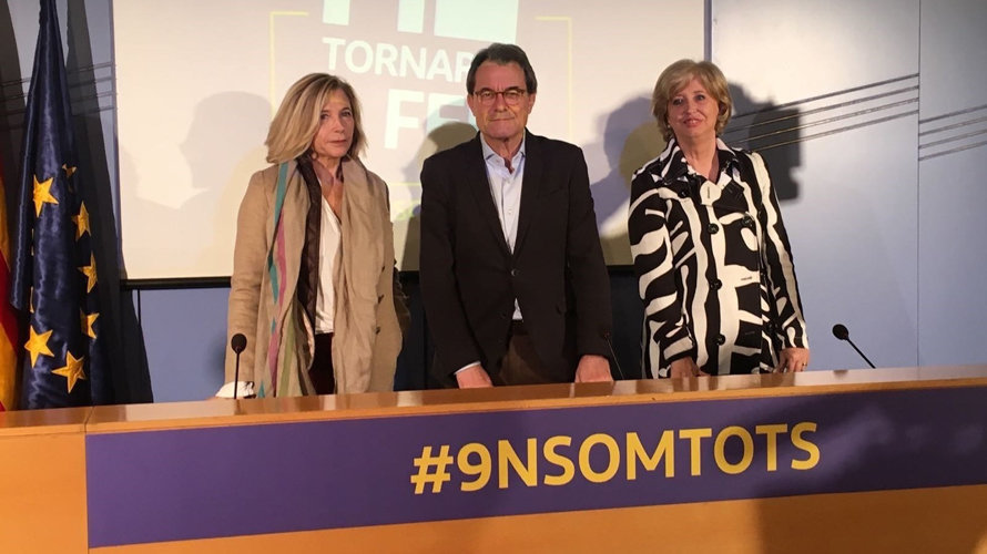 El expresidente de Cataluña, Artur Mas, junto las exconsejeras Irene Rigau y Joana Ortega. Europa Press.