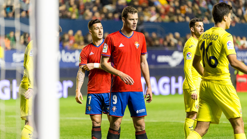Partido de Liga entre Osasuna y Villarreal disputado en El Sadar (34). IÑIGO ALZUGARAY