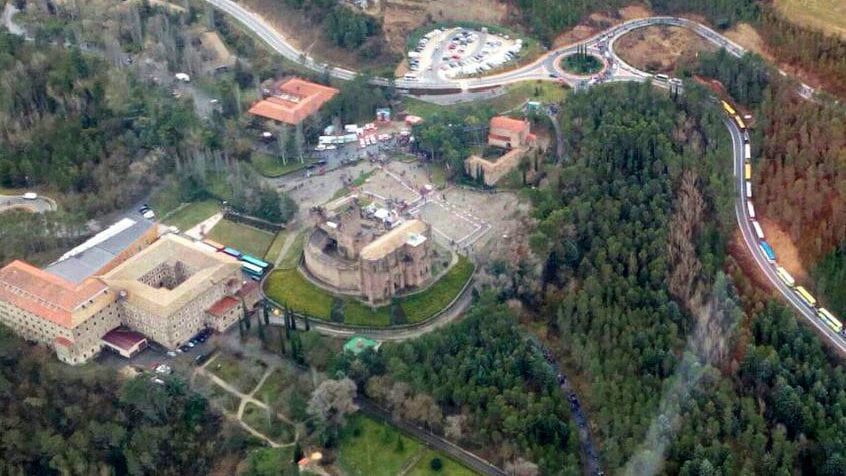 Imagen aérea del castillo de Javier y su explanada durante las primeras Javieradas de 2017 POLICÍA FORAL