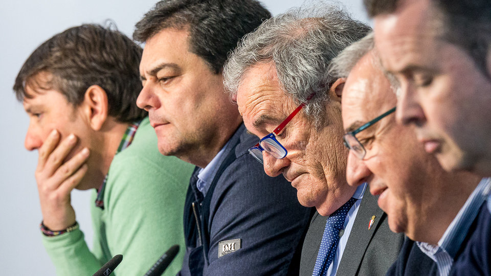 El presidente de Osasuna, Luis Sabalza, y su Junta Directiva analizan la situación del equipo y el club (22). IÑIGO ALZUGARAY