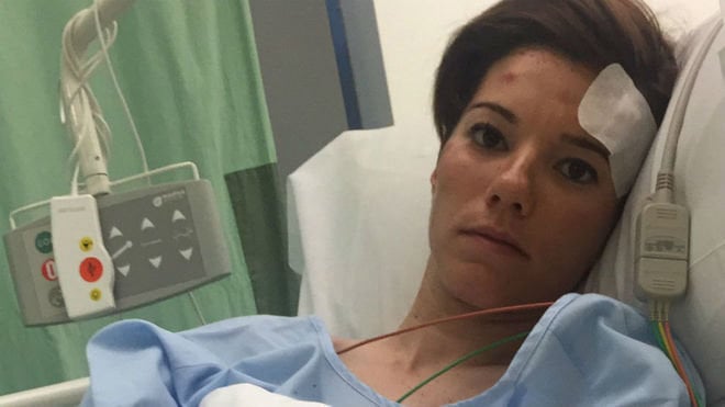 La ciclista Ante Santesteban ha compartido su foto convaleciente en el hospital tras ser atropellada por un conductor que se ha dado a la fuga TWITTER