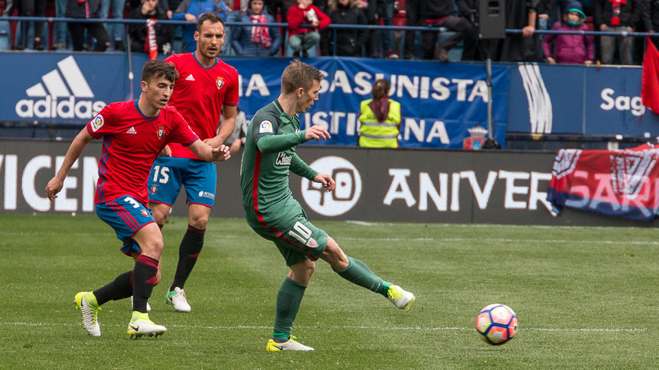 Partido entre Osasuna y Athletic Club de Bilbao disputado en el estadio de El Sadar  (35). IÑIGO ALZUGARAY
