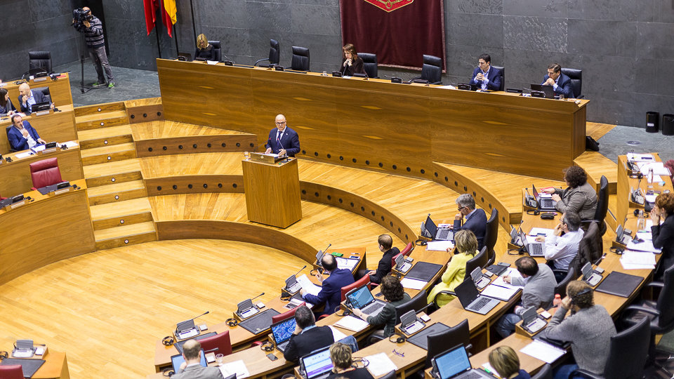 Pleno del Parlamento de Navarra (03). IÑIGO ALZUGARAY