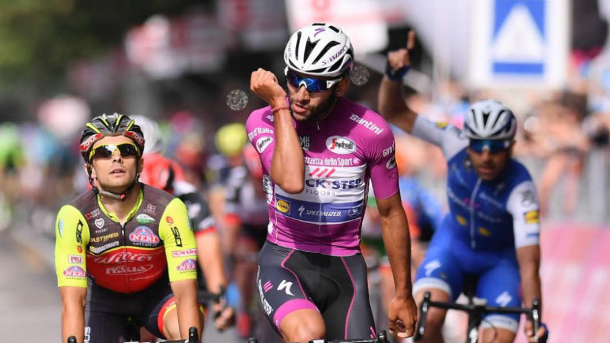 Gaviria entra vencedor en la etapa del Giro. Twitter Giro.