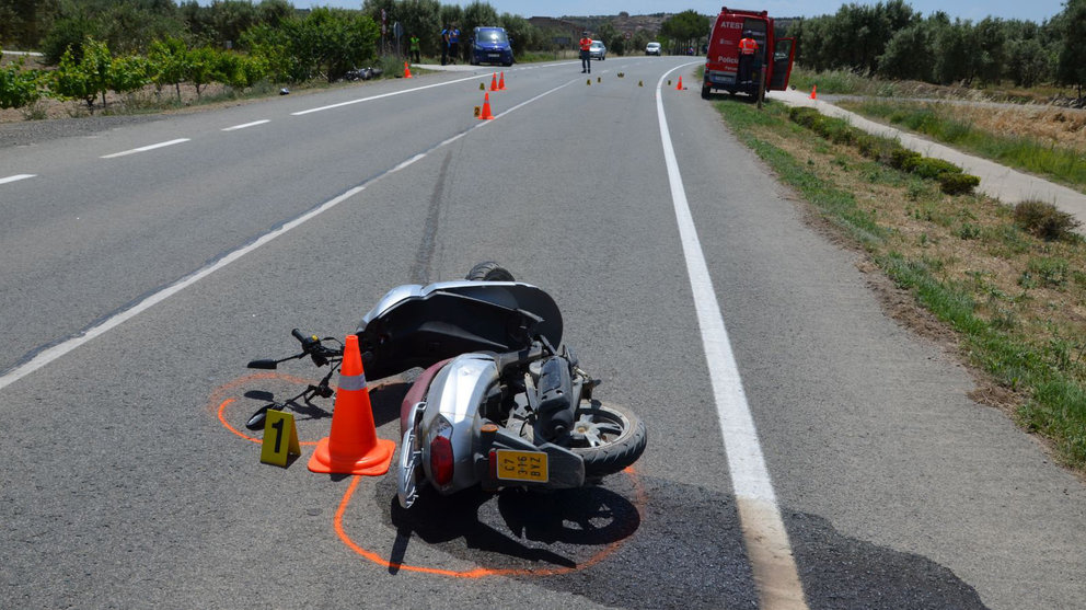 El ciclomotor implicado en el accidente con la motocicleta en el que sus dos conductores han resultado heridos graves en Ablitas.