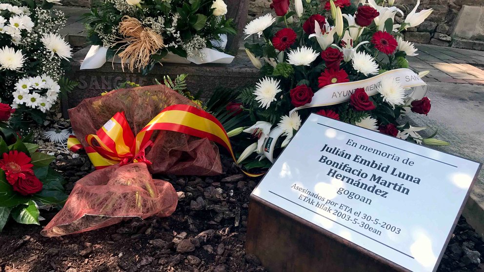 Homenaje en Sangüesa a Bonifacio Martín y Julián Embid, agentes de la Policía Nacional asesinados por ETA en 2003.  (1)