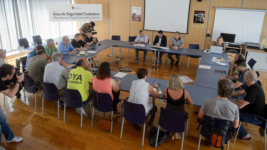 Reunión de la Mesa del Encierro. PABLO LASAOSA 05