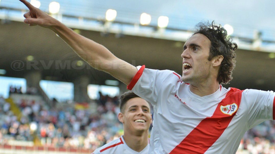Raúl Baena con la camiseta del Rayo Vallecano. Twitter.
