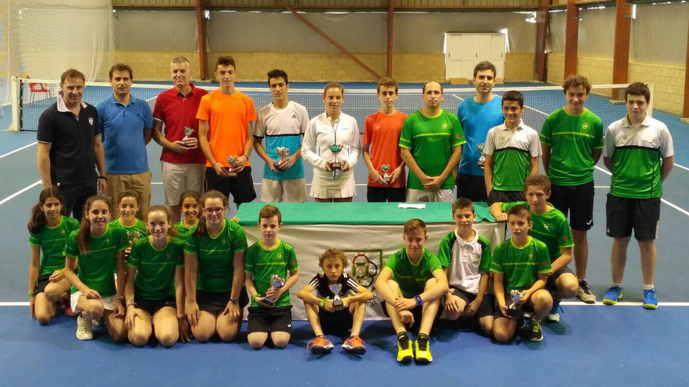 Ganadores del Circuito Navarro de Tenis Absoluto celebrado en Oberena CEDIDA