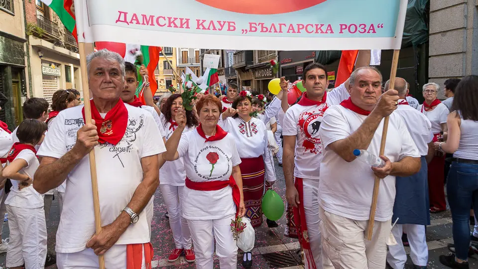 'Mazedonia kalejira', la comitiva festiva de diferentes culturas organizada por el Ayuntamiento de Pamplona para poner en valor el mestizaje. IÑIGO ALZUGARAY (20)