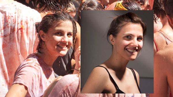 La joven Eva Casado y su supuesta 'doble' que participó en la tomatina de Buñol en 2011, a quien está buscando.