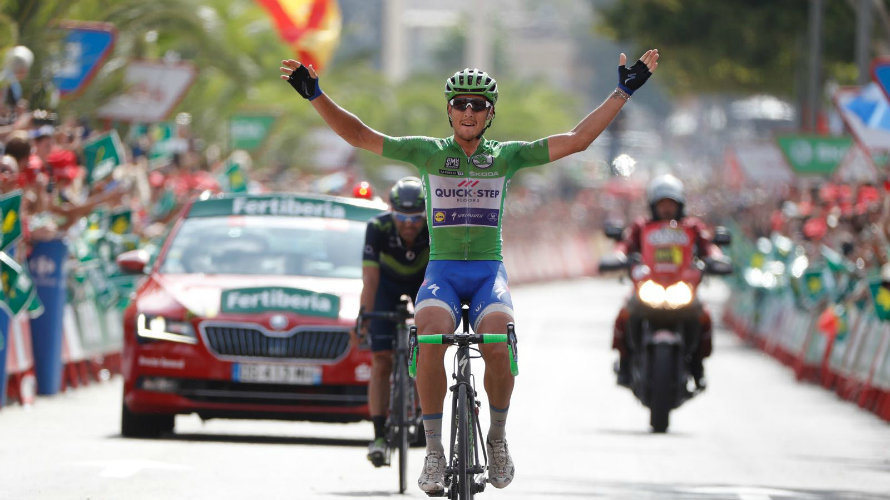 Trentin gana al esprint la etapa de la Vuelta. Facebook La Vuelta.