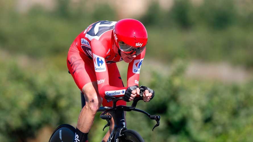 El ciclista británico del equipo Sky, Chris Froome, durante la contrarreloj individual, etapa decimosexta de la Vuelta Ciclista a España, con salida del Circuito de Navarra y meta en Logroño, con un recorrido de 40,2 kilómetros. EFE/JAVIER LIZÓN