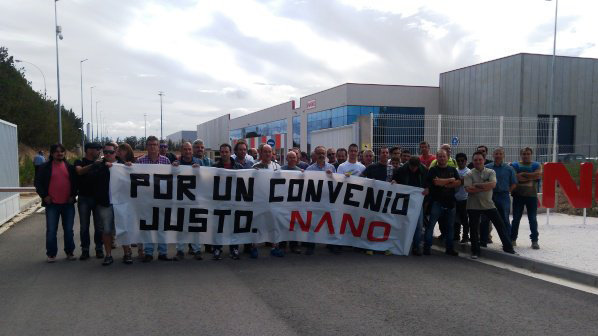 Trabajadores de Nano Automotive en huelga para exigir un convenio justo.
