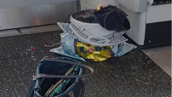 Artefacto que ha explotado en el Metro de Londres causando decenas de heridos.