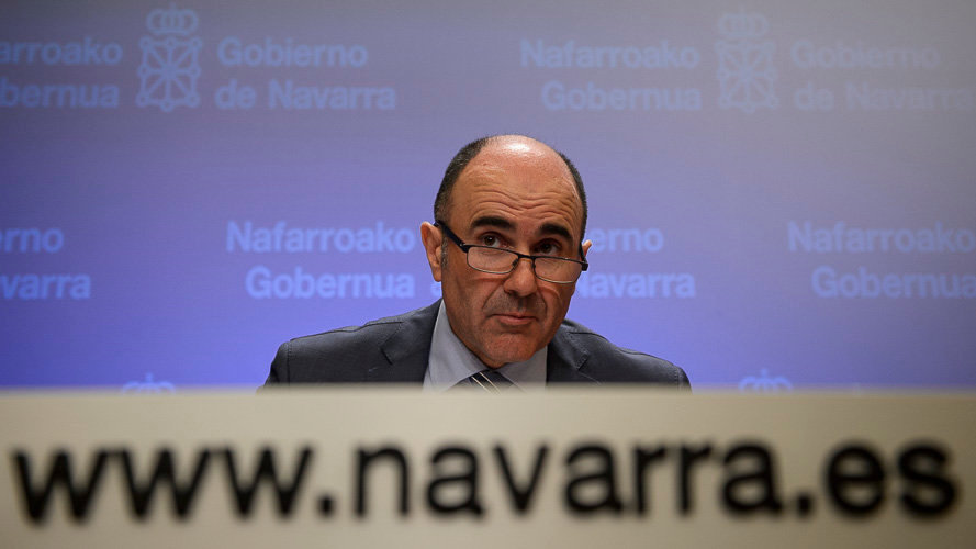 Manu Ayerdi en la sala de prensa del Gobierno de Navarra. PABLO LASAOSA 01