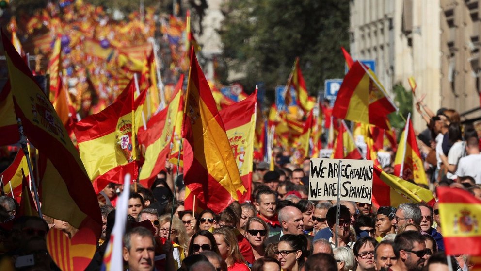 Manifestación en Barcelona por la unidad de España tras el referéndum ilegal del 1-O. EL ESPAÑOL (1)