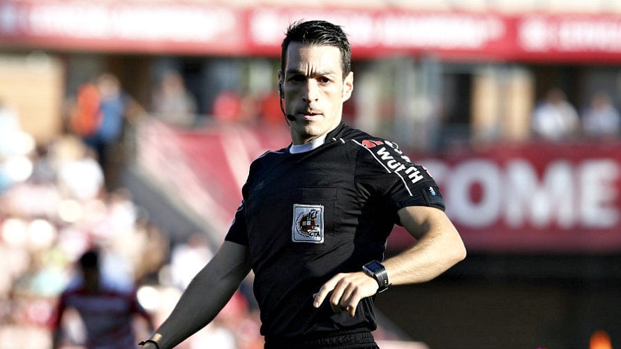 El árbitro navarro Eduardo Prieto Iglesias. La Liga.