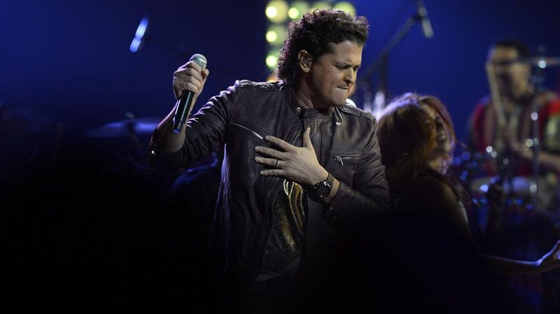 El cantante colombiano Carlos Vives durante un concierto
