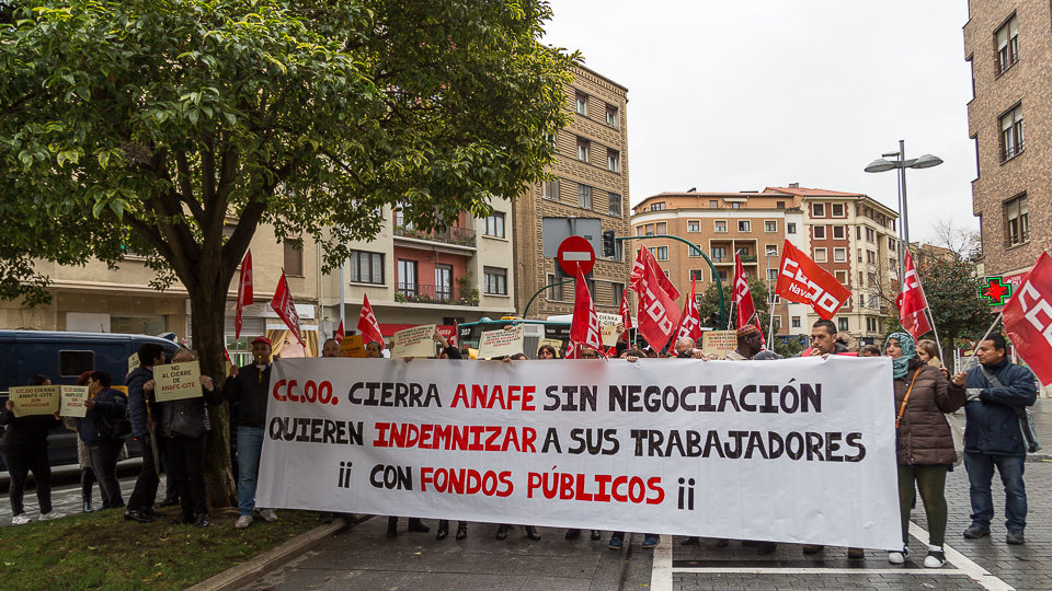 Los trabajadores de ANAFE inician una huelga y se concentran ante la sede de CCOO para mostrar su 'rechazo al cierre de una Fundación viable' (01). IÑIGO ALZUGARAY